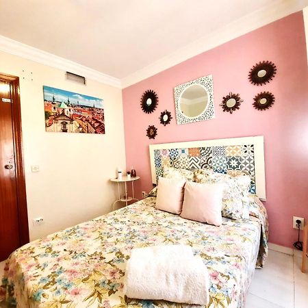 Budget And Cute Rooms With Balcony Sevilla Center Exteriér fotografie