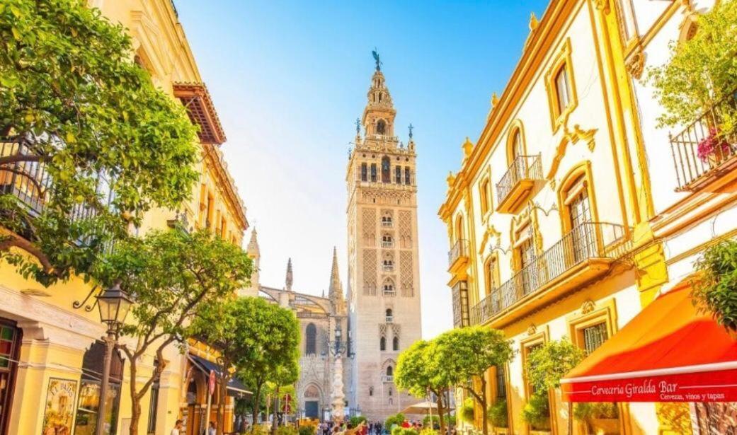 Budget And Cute Rooms With Balcony Sevilla Center Exteriér fotografie