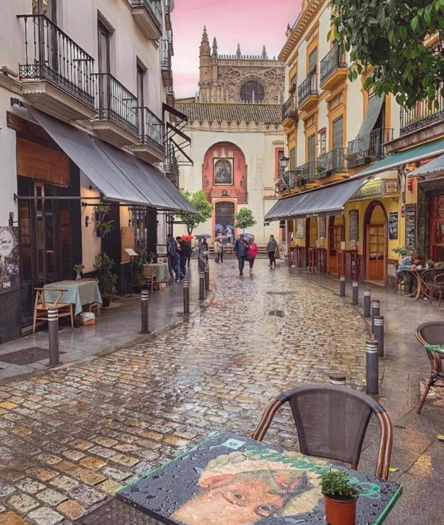 Budget And Cute Rooms With Balcony Sevilla Center Exteriér fotografie