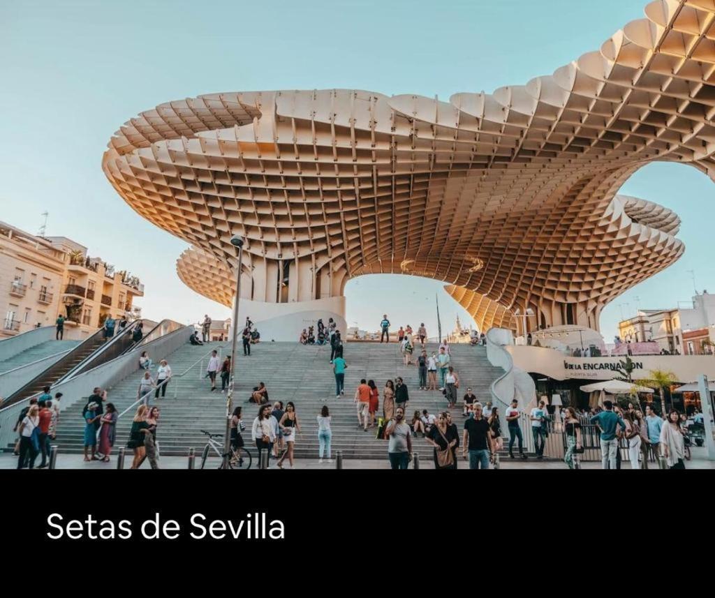 Budget And Cute Rooms With Balcony Sevilla Center Exteriér fotografie
