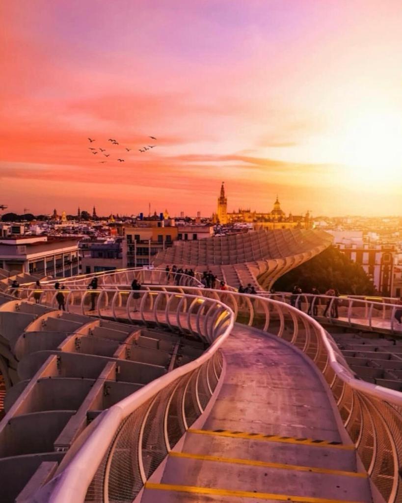 Budget And Cute Rooms With Balcony Sevilla Center Exteriér fotografie