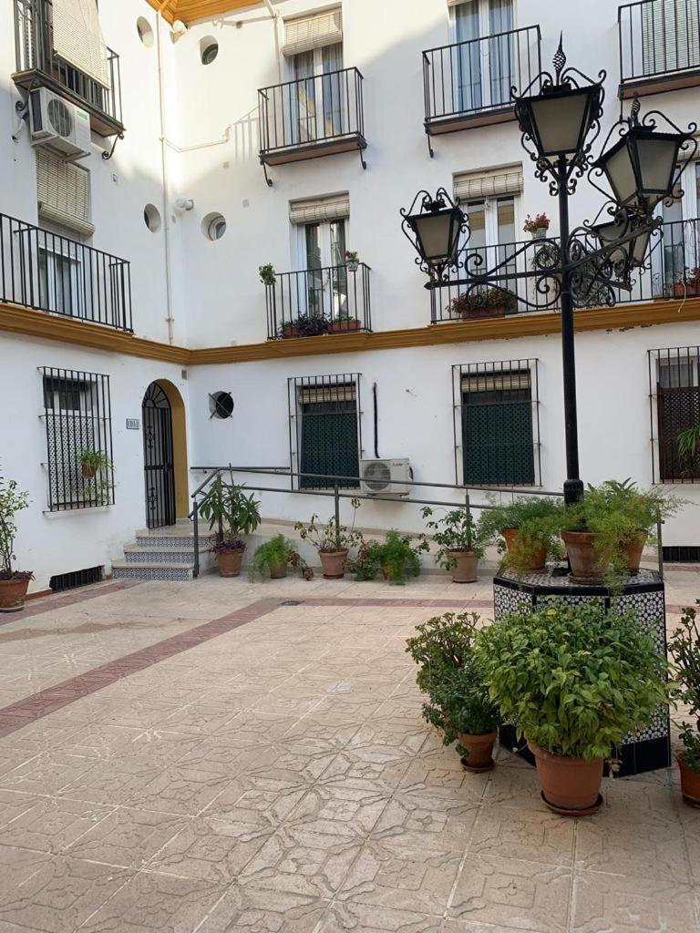 Budget And Cute Rooms With Balcony Sevilla Center Exteriér fotografie