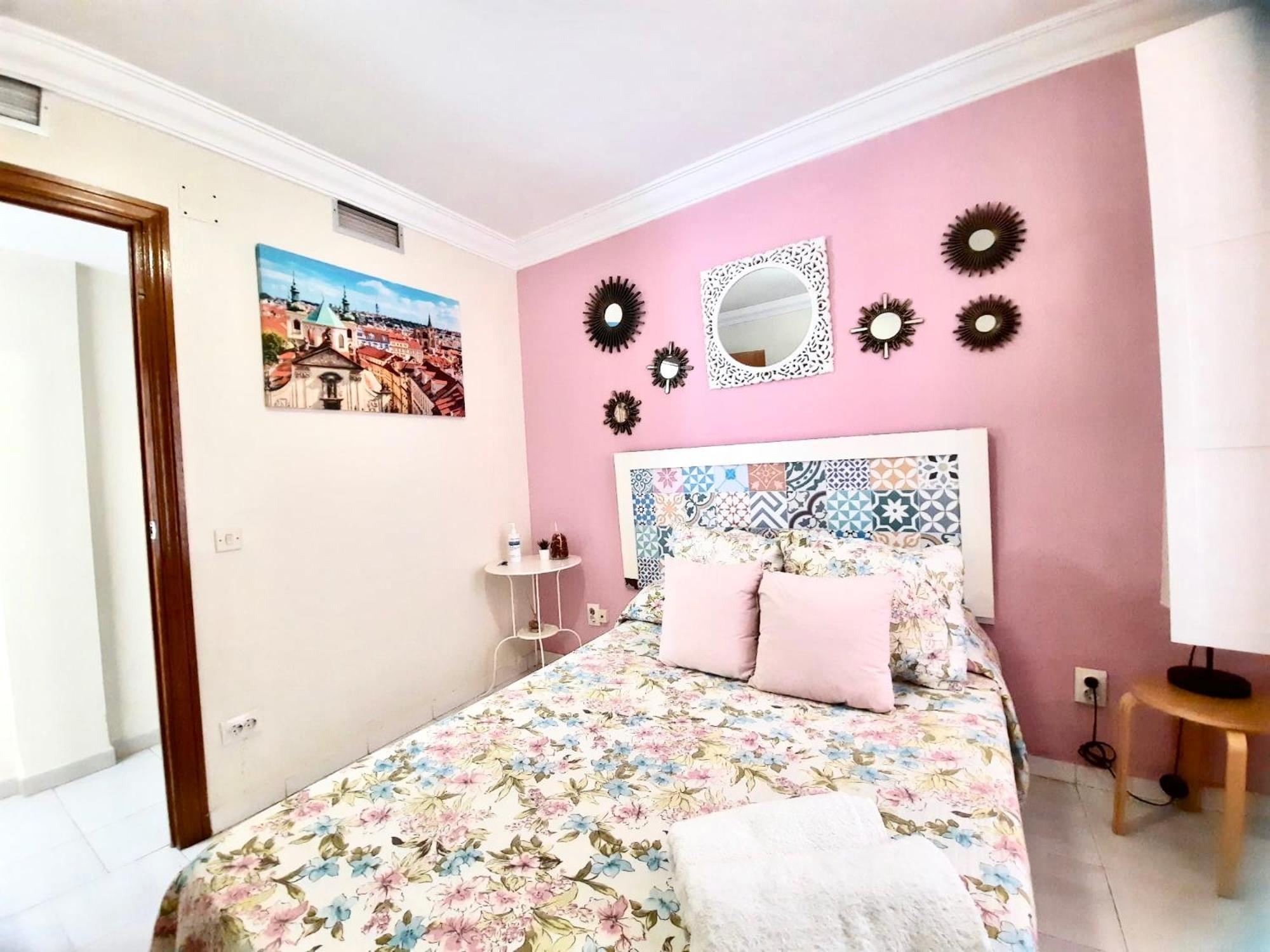 Budget And Cute Rooms With Balcony Sevilla Center Exteriér fotografie