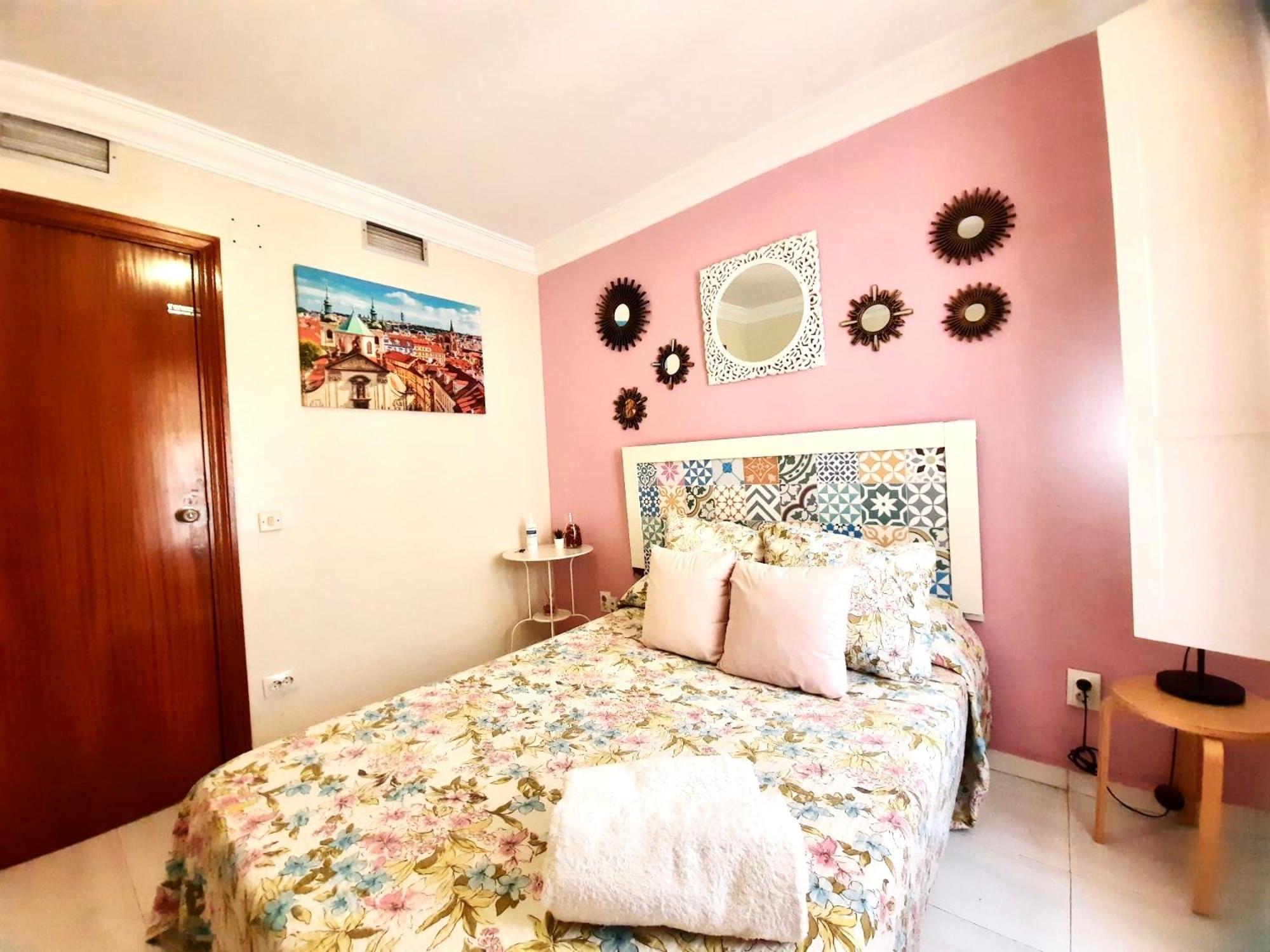 Budget And Cute Rooms With Balcony Sevilla Center Exteriér fotografie
