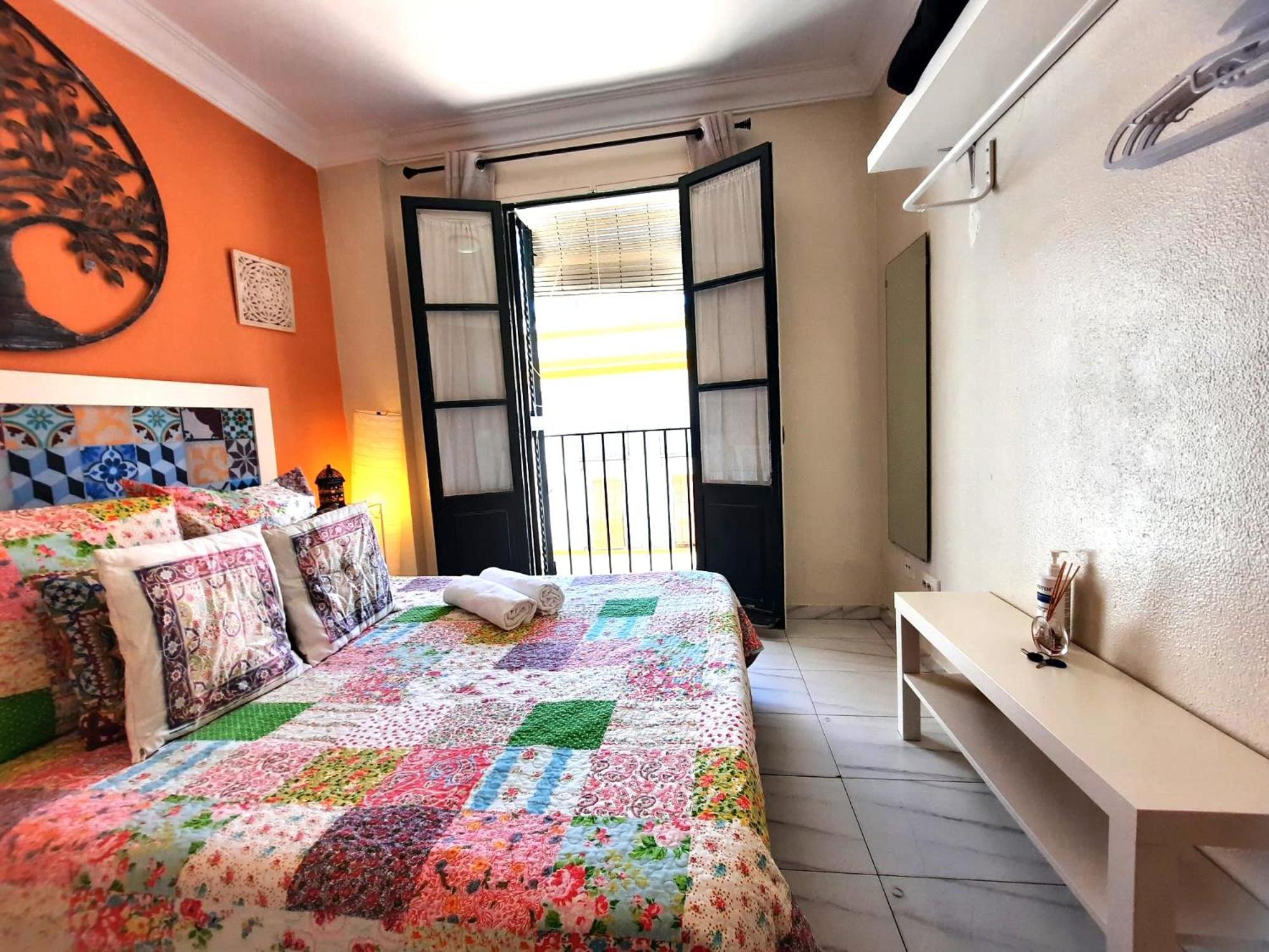 Budget And Cute Rooms With Balcony Sevilla Center Exteriér fotografie