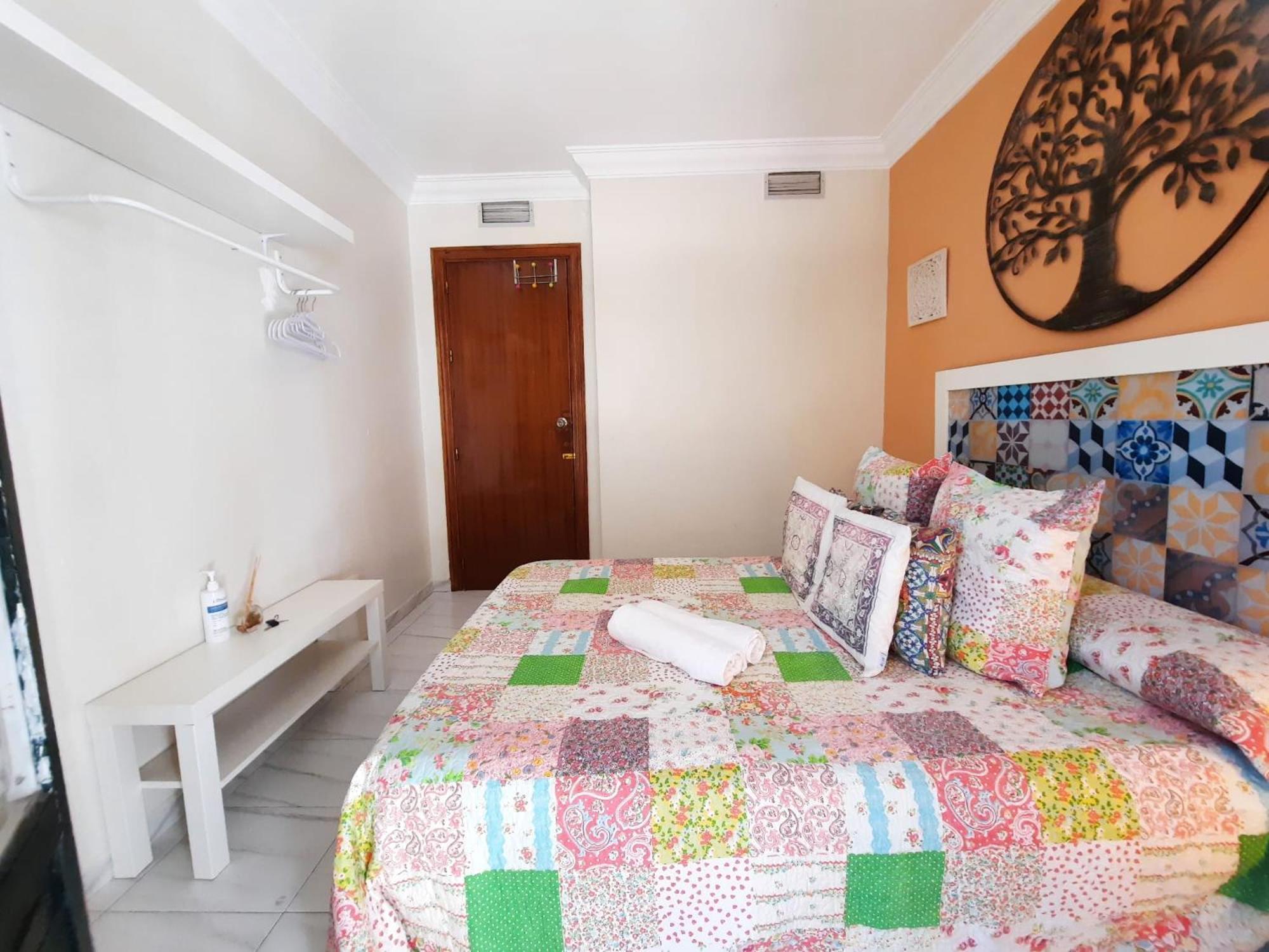 Budget And Cute Rooms With Balcony Sevilla Center Exteriér fotografie