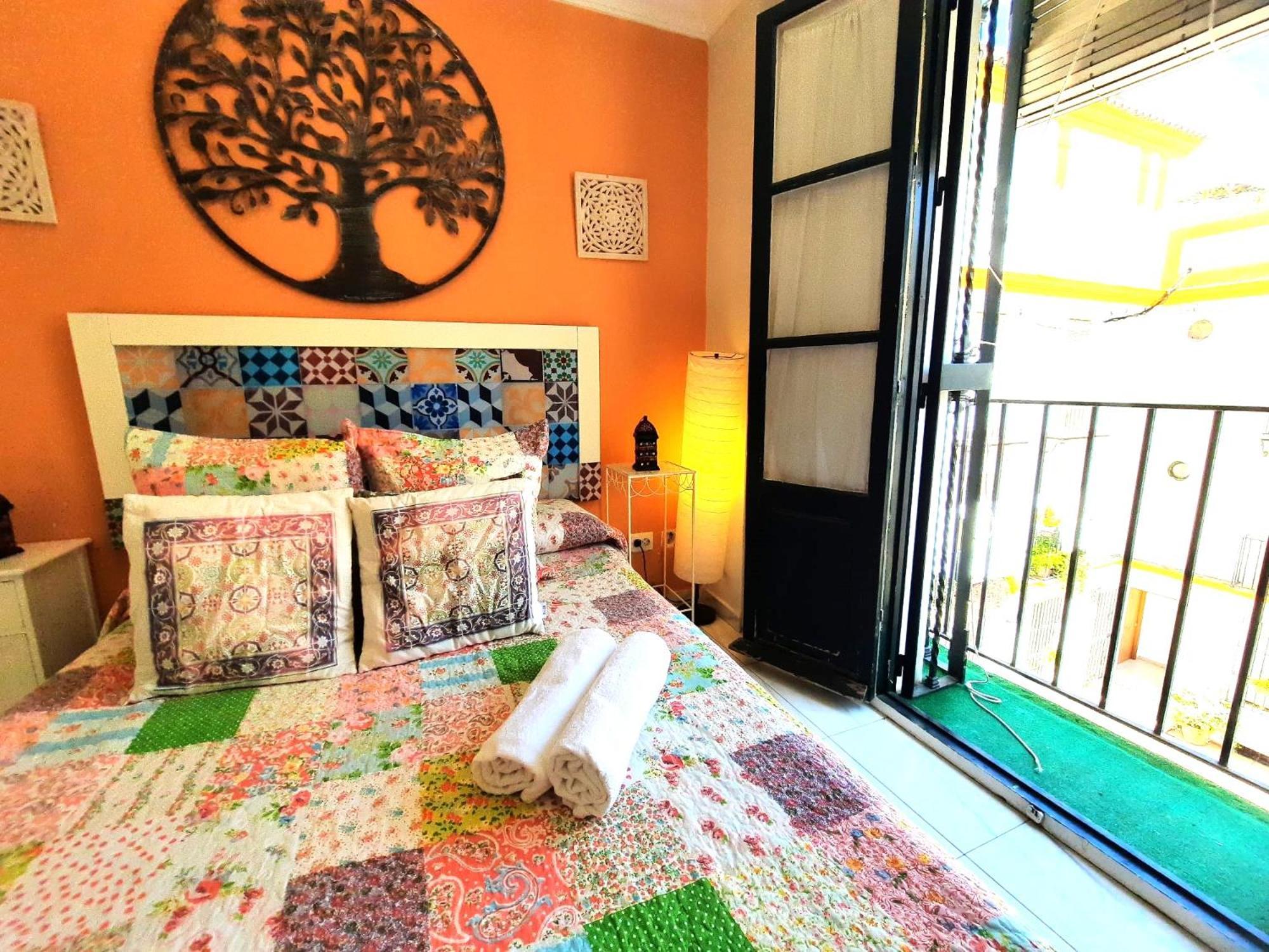 Budget And Cute Rooms With Balcony Sevilla Center Exteriér fotografie