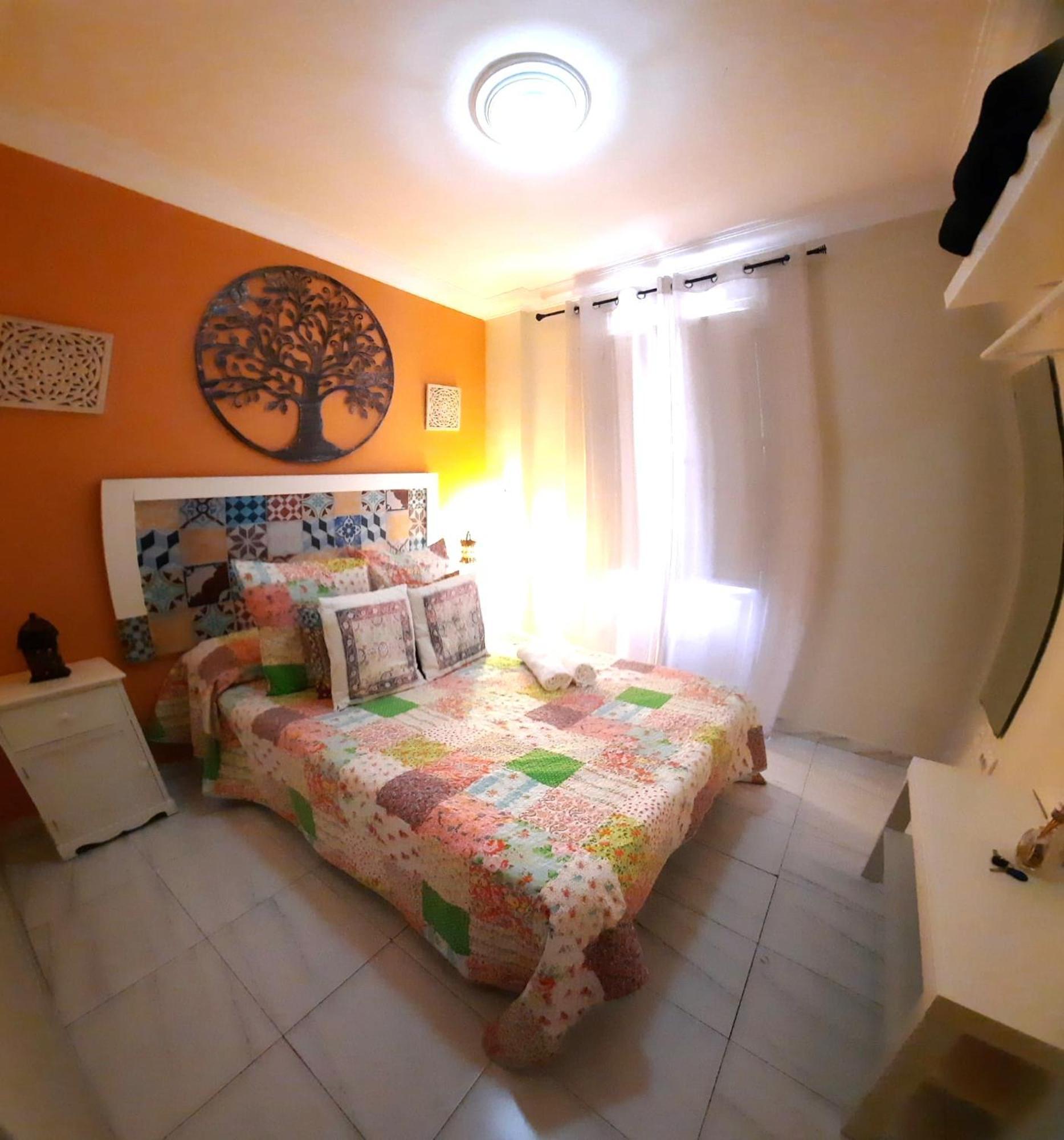Budget And Cute Rooms With Balcony Sevilla Center Exteriér fotografie