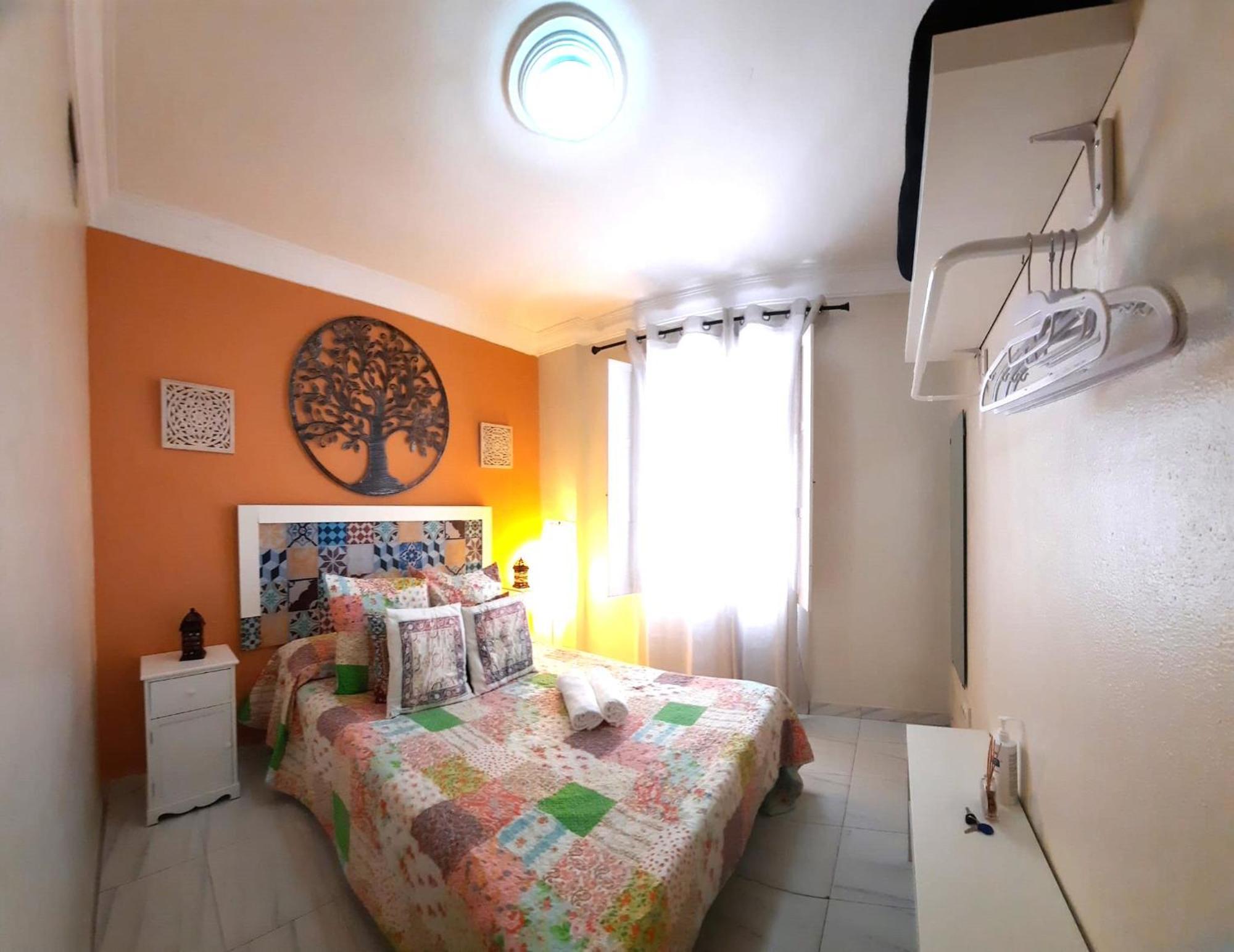 Budget And Cute Rooms With Balcony Sevilla Center Exteriér fotografie