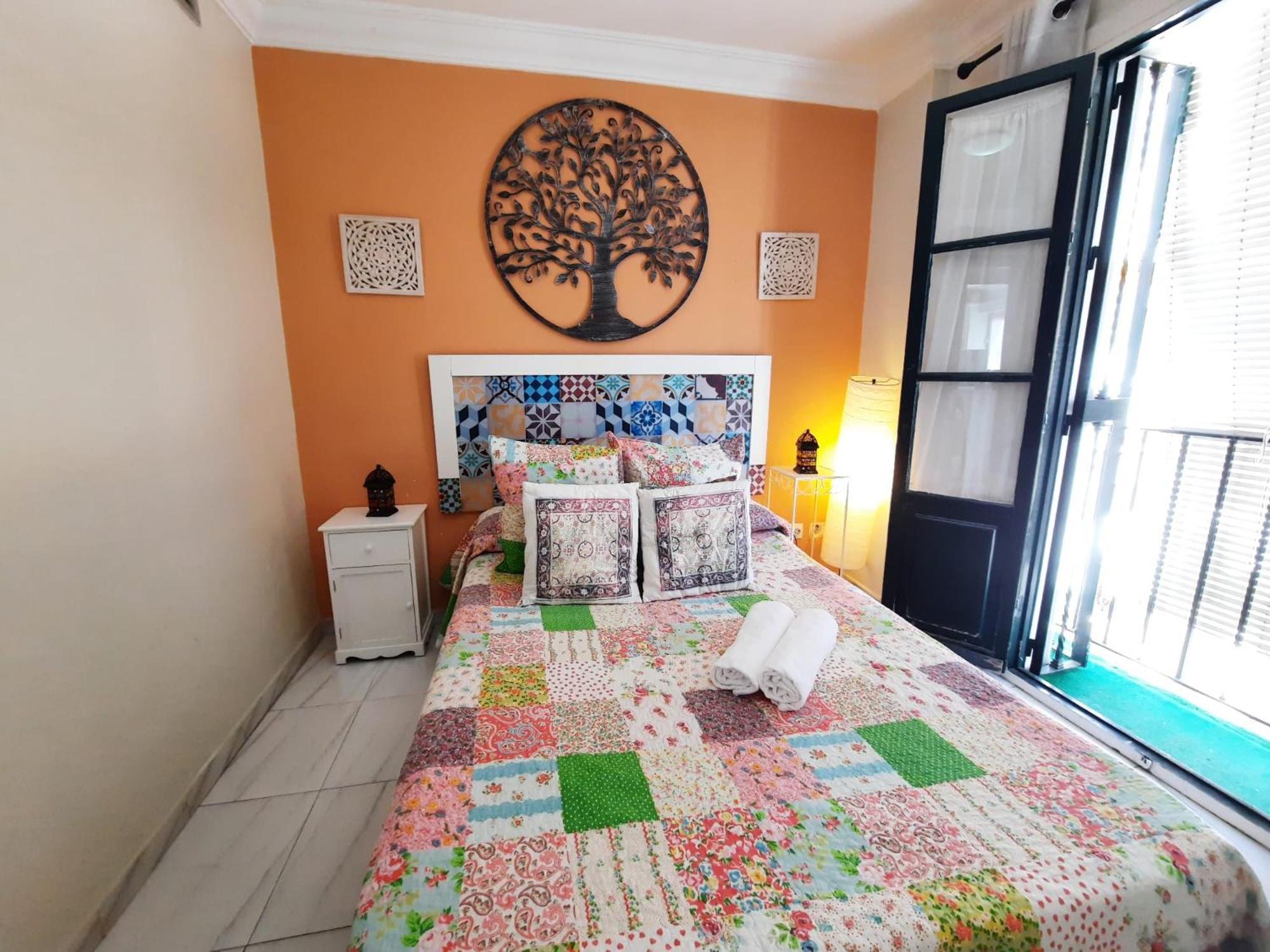 Budget And Cute Rooms With Balcony Sevilla Center Exteriér fotografie
