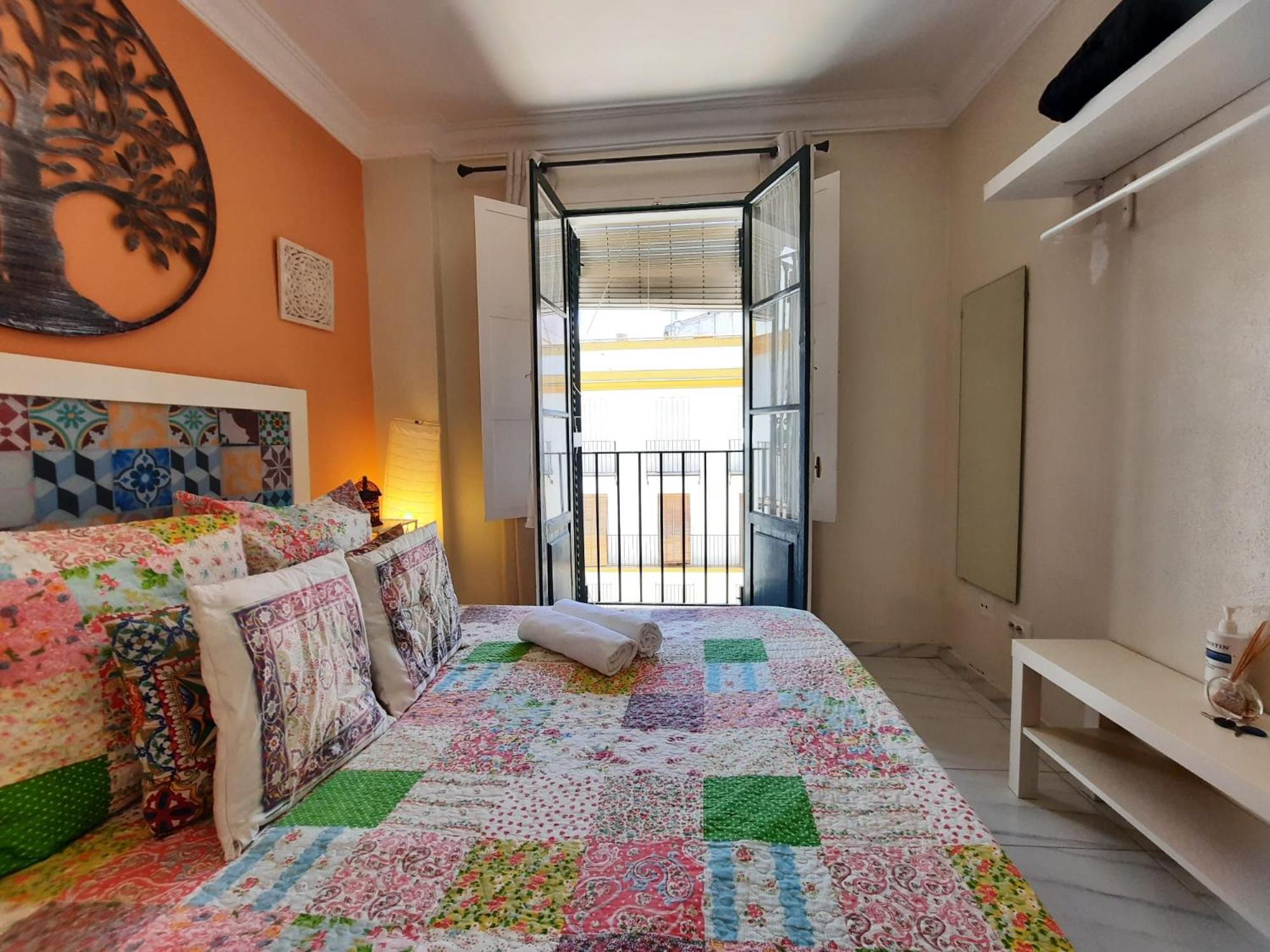 Budget And Cute Rooms With Balcony Sevilla Center Exteriér fotografie