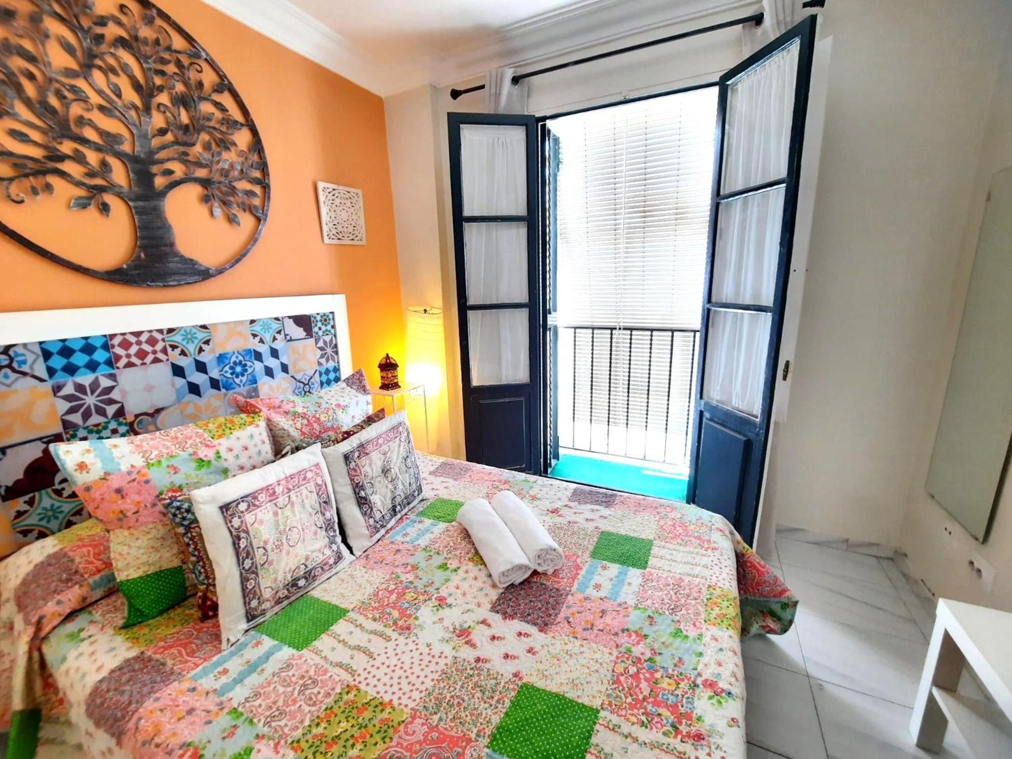 Budget And Cute Rooms With Balcony Sevilla Center Exteriér fotografie